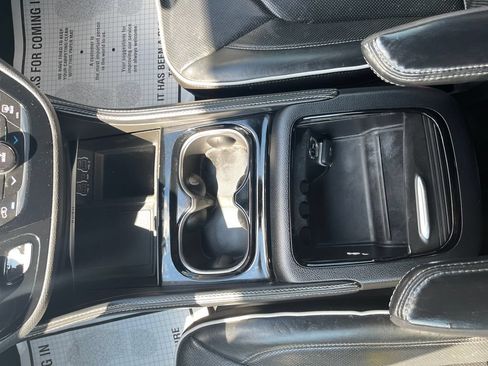Used 2022 Chrysler Pacifica Limited w/ S Appearance Package FWD image 32