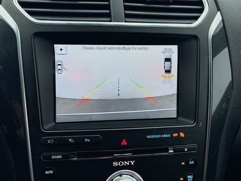 Used 2018 Ford Explorer Limited w/ Equipment Group 301A image 10