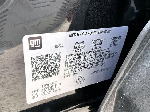 Used 2025 Chevrolet Trax ACTIV w/ Sunroof Package FWD image 35