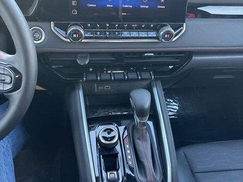 Used 2023 Chevrolet Colorado Z71 w/ Z71 Convenience Package 2 image 33