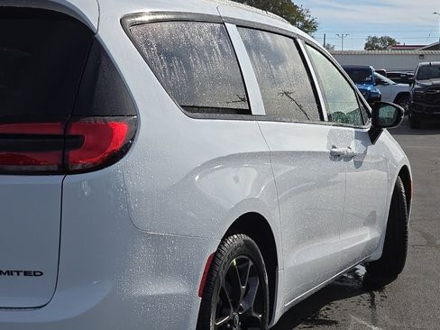 New 2026 Chrysler Pacifica Limited w/ S Appearance Package image 74