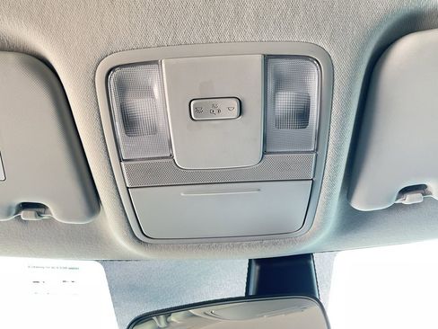 Used 2025 Kia Soul LX w/ LX Technology Package FWD image 10