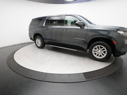 Used 2022 Chevrolet Suburban LT image 13