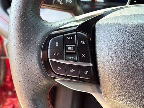 Used 2025 Ford Explorer ST-Line w/ ST-Line Street Pack AWD/4WD image 13