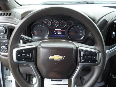 Used 2020 Chevrolet Silverado 1500 LT image 16