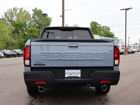 New 2026 Honda Ridgeline Black Edition image 3