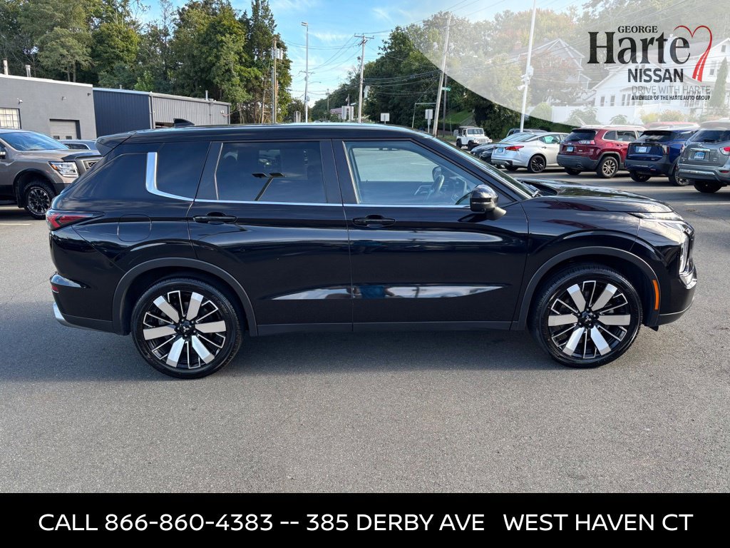 Used 2025 Mitsubishi Outlander SE AWD/4WD image 4