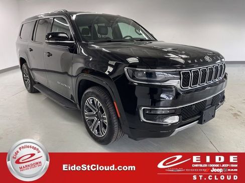 Used 2024 Jeep Wagoneer L Series II w/ Flexible Seating Group image 1