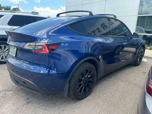 Used 2021 Tesla Model Y Long Range AWD/4WD image 3