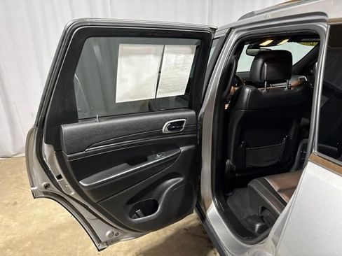 Used 2019 Jeep Grand Cherokee Limited AWD/4WD image 31