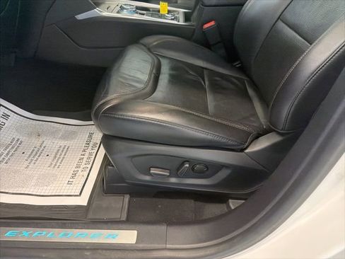 Used 2022 Ford Explorer Platinum w/ Technology Package AWD/4WD image 18
