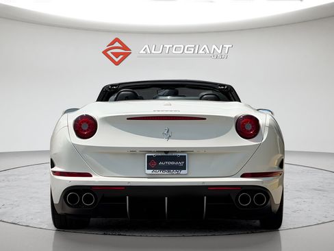 Used 2015 Ferrari California T RWD image 16
