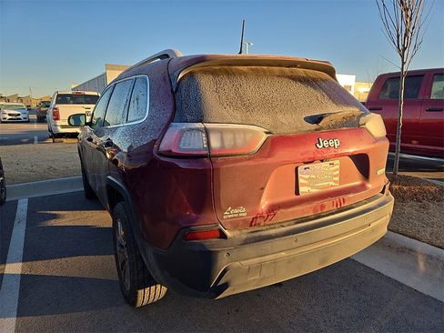Used 2019 Jeep Cherokee Latitude Plus w/ Comfort/Convenience Group image 2