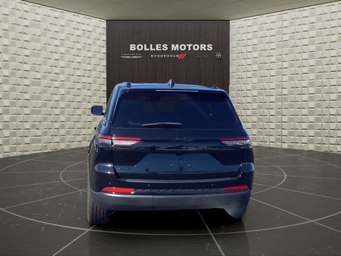 Certified 2023 Jeep Grand Cherokee Altitude image 6
