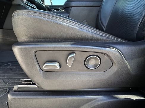 Used 2021 GMC Yukon Denali w/ Denali Premium Package image 20