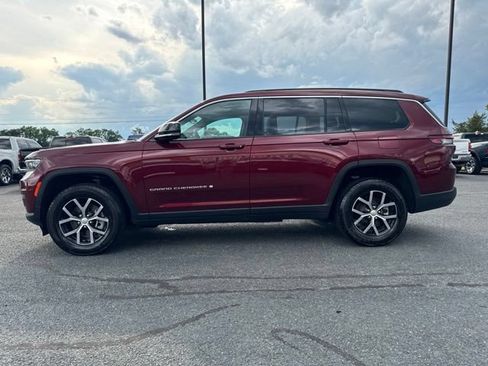 Used 2025 Jeep Grand Cherokee L Limited AWD/4WD image 18