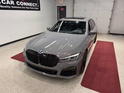 Used 2020 BMW 750i xDrive w/ Luxury Rear Seating Package AWD/4WD image 4