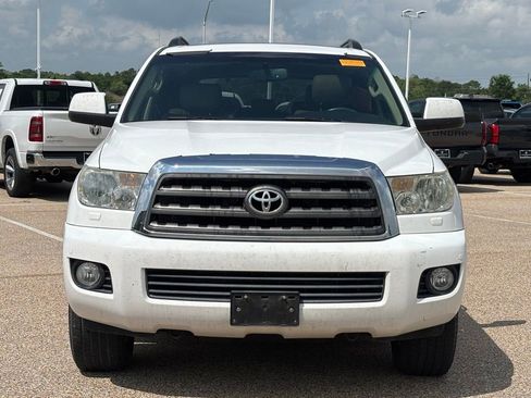 Used 2016 Toyota Sequoia SR5 w/ Premium Package RWD image 3