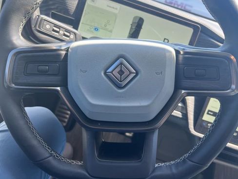 Used 2022 Rivian R1T Adventure image 41