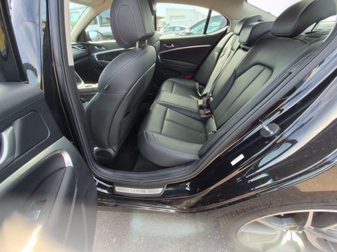 Used 2025 Genesis G70 2.5T image 10