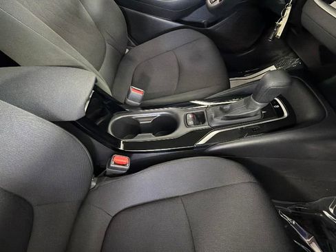Used 2021 Toyota Corolla LE FWD image 34