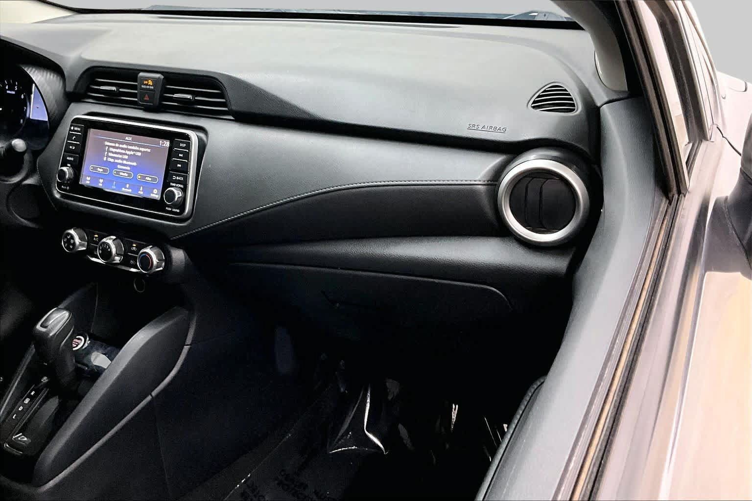 Used 2021 Nissan Versa S FWD image 18