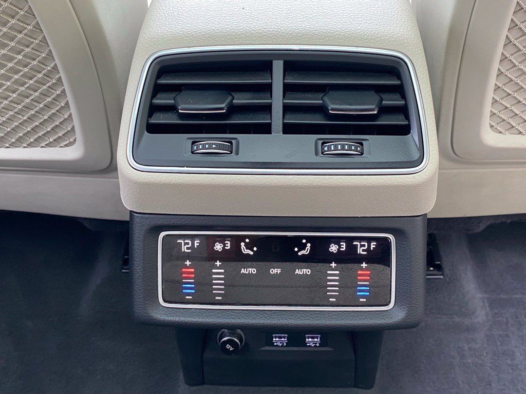 Used 2019 Audi e-tron Prestige w/ Prestige Package AWD/4WD image 20