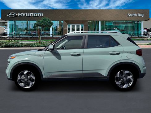 New 2026 Hyundai Venue SEL image 3