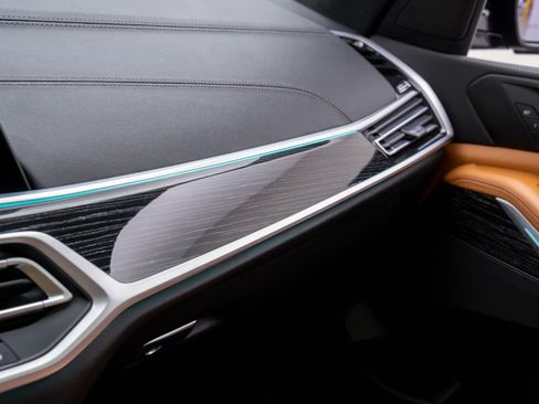 Used 2022 BMW X7 xDrive40i w/ M Sport Package image 29