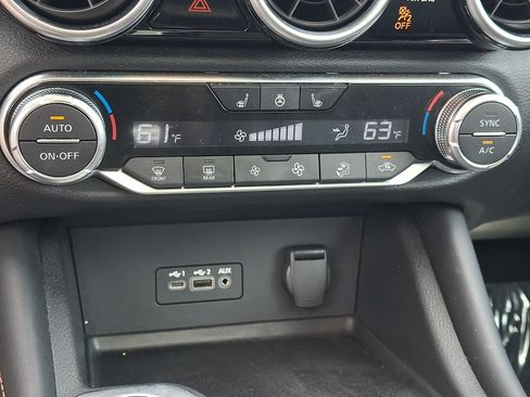 Used 2023 Nissan Sentra SR w/ SR Premium Package FWD image 15