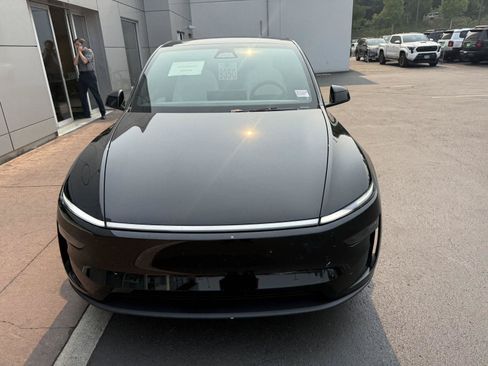 Used 2026 Tesla Model Y Long Range AWD/4WD image 8