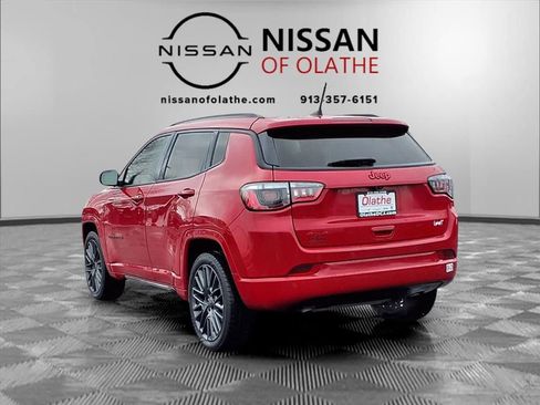 Used 2023 Jeep Compass Limited image 3