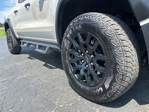 Used 2026 Chevrolet Colorado Trail Boss AWD/4WD image 12