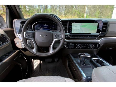 Used 2024 Chevrolet Silverado 1500 RST AWD/4WD image 5