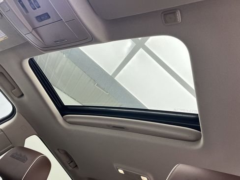 Used 2016 Chevrolet Silverado 2500 High Country w/ Duramax Plus Package image 7