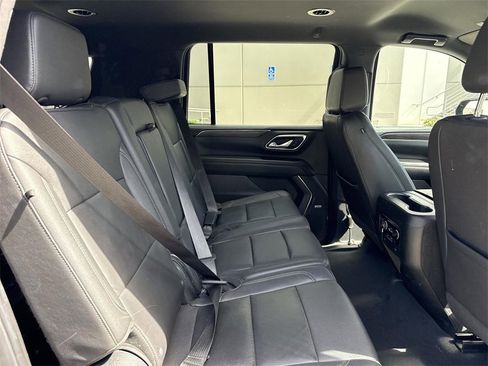 Used 2023 Chevrolet Suburban LT image 25