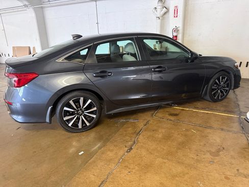 Used 2023 Honda Civic EX image 6