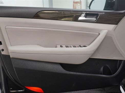 Used 2017 Hyundai Sonata Limited FWD image 24