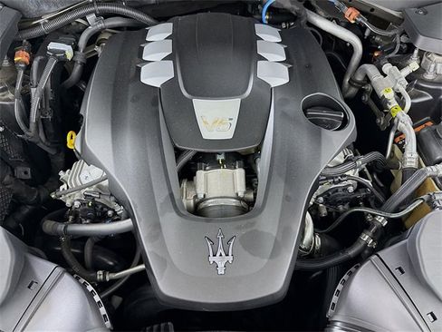 Used 2023 Maserati Levante GT image 31