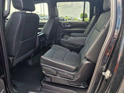 Used 2024 Chevrolet Suburban Premier AWD/4WD image 11