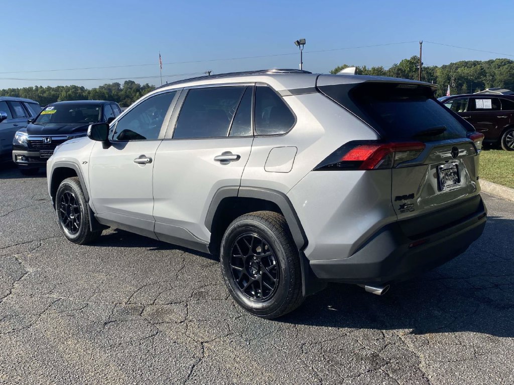 Used 2024 Toyota RAV4 XLE w/ Convenience Package FWD image 3