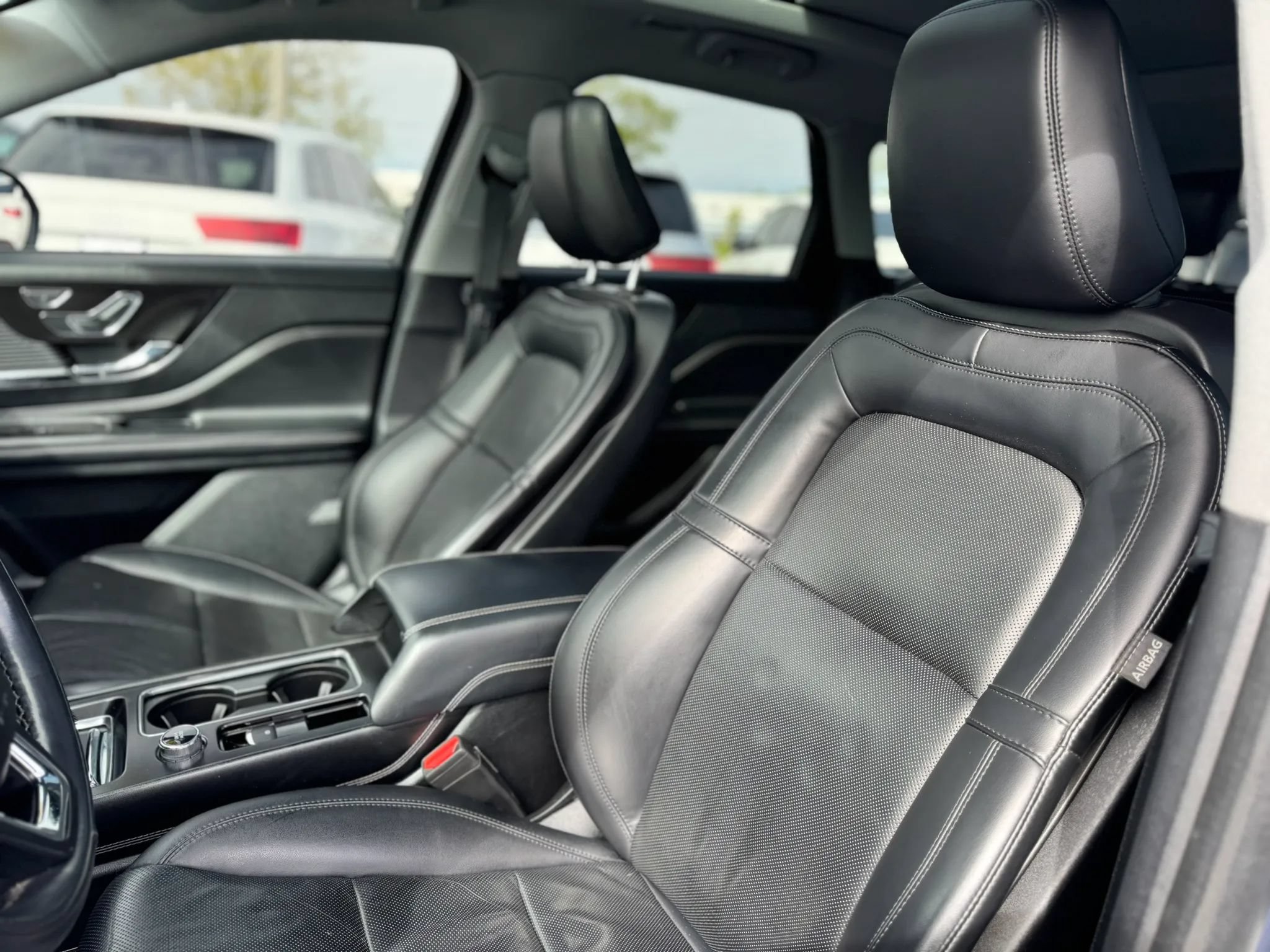 Used 2022 Lincoln Corsair AWD w/ Premium Package image 10