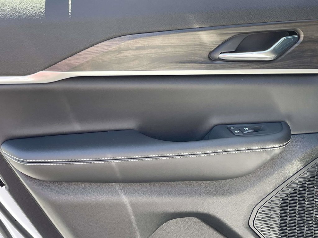 New 2026 Jeep Grand Cherokee Altitude AWD/4WD image 20