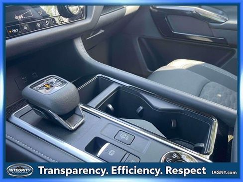 Certified 2024 Nissan Pathfinder SV image 31