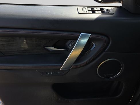 Used 2020 Land Rover Discovery Sport SE R-Dynamic image 27