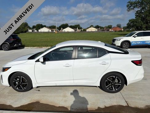 Certified 2025 Nissan Sentra SV FWD image 8