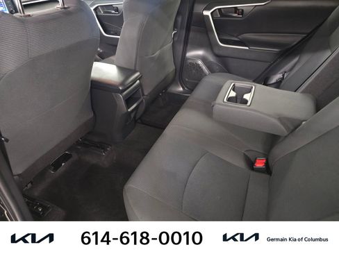 Used 2021 Toyota RAV4 LE AWD/4WD image 20
