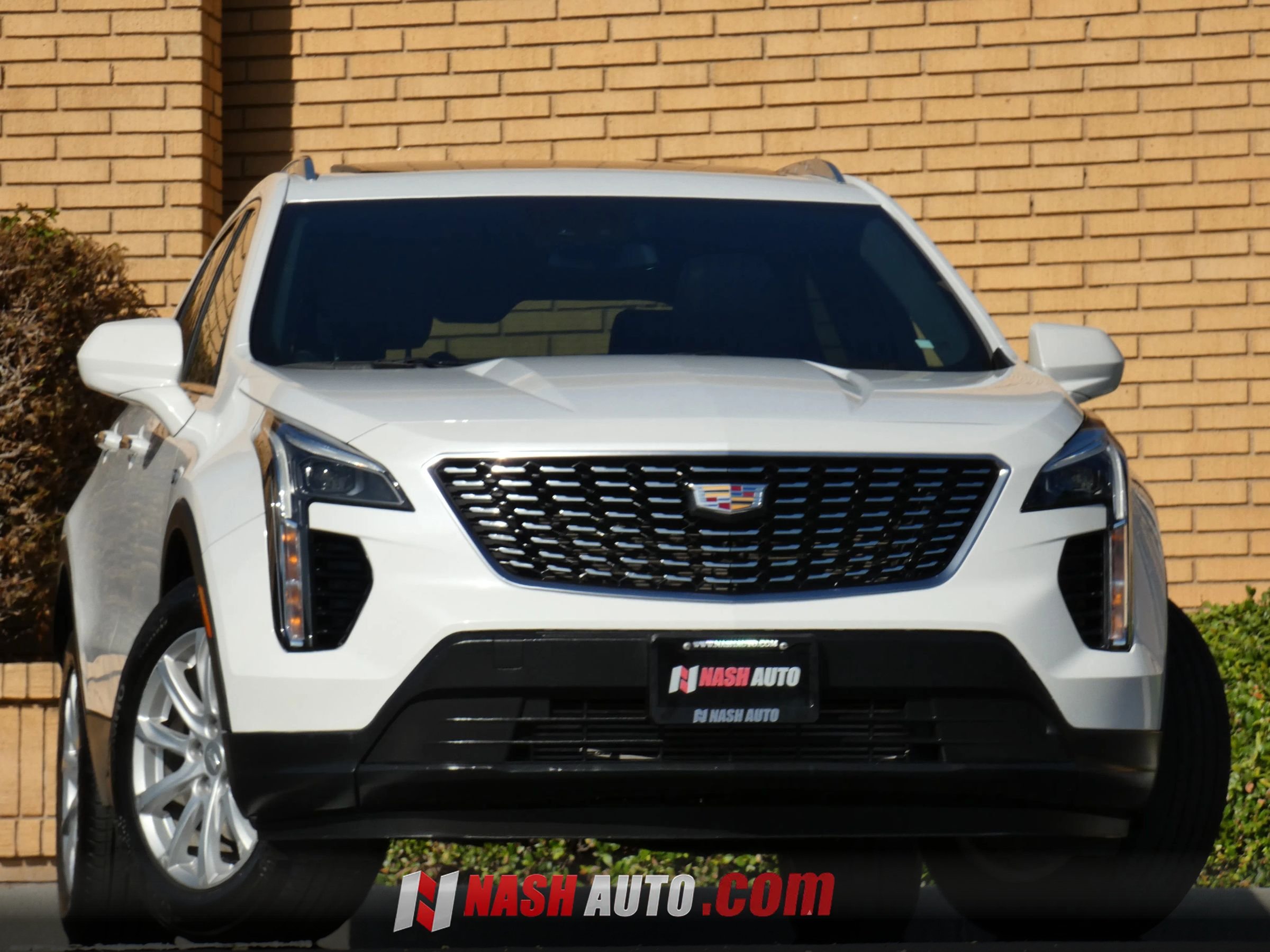 Used 2023 Cadillac XT4 Luxury w/ Cold Weather Package FWD image 1