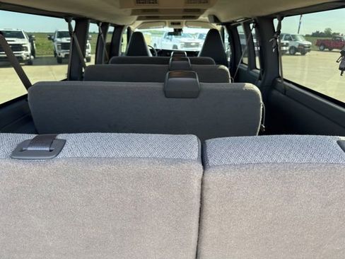 Used 2025 GMC Savana 3500 LT w/ LT Preferred Equipment Group RWD image 8