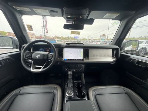 New 2025 Ford Bronco Outer Banks w/ Sasquatch Package AWD/4WD image 16